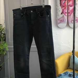 Black Levi’s 510 skinny jeans. 34x30